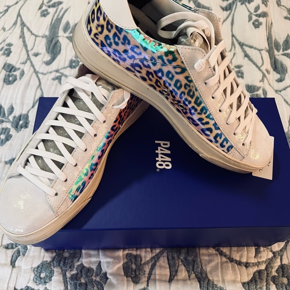 NIB-P448 HOLOGRAM TENNIS SHOES - Picture 7 of 10